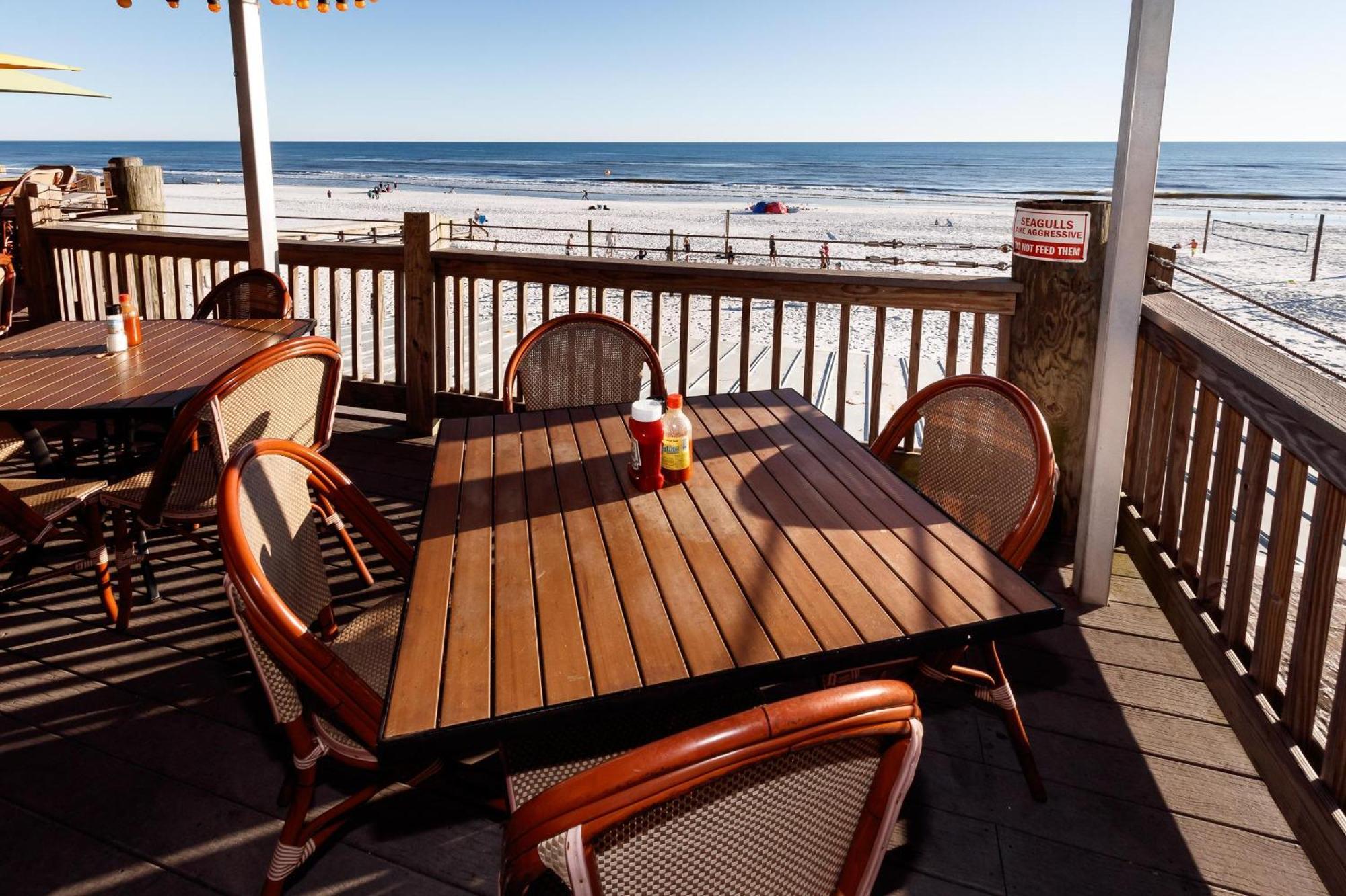 Is9-Cozy Upstairs Beachfront Condo - King Beds Форт Уолтън Бийч Екстериор снимка